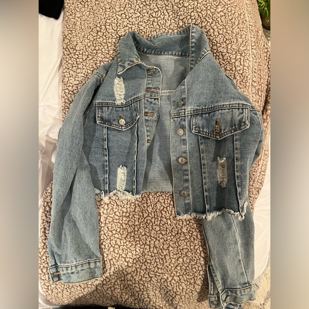 Cropped denim jacket
